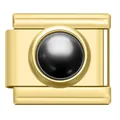 Nahaufnahme eines goldenen Italian Charms mit einem eleganten schwarzen Perlen-Inlay. - Goldenes Einzelglied Schwarz Perle Stil (ZZ04)