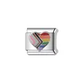 Detailansicht eines italienischen Charms aus Edelstahl mit einem bunten Progress Pride Herz - Pride Flagge Herz Charm (Y414)