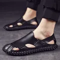 Sandali estivi da uomo neri chiusi traforati suola morbida design slip-on. - 38 / Nero