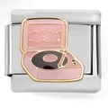 Dettaglio di un charm giradischi in smalto rosa su una maglia componibile italiana. - Giradischi Rosa Argento (4285)