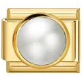 Detalle de un charm de acero inoxidable chapado en oro con nácar blanco para pulseras. - Perla 3D (5910) / Dorado