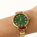 Elegant dames kwartshorloge met groene wijzerplaat en gouden roestvrijstalen band. - Groene Ronde Wijzerplaat (4695)