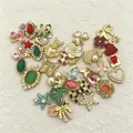 Bunte vergoldete DIY-Schmuckanhänger-Set mit Kristallen und Perlen auf weißem Hintergrund - Zufällige Gemischte Stile (100er Pack) / 100er Pack