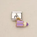 Detailansicht eines lila Bleistift-Emaille-Charms auf italienischem Edelstahl-Link - Violetter Bleistift Glied Stil 5 / Silber