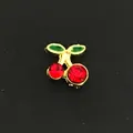Pequeño abalorio de cereza con cristales rojos y esmalte verde para medallones de bricolaje - Cereza de Diamantes de Imitación Roja Dorada (Pack de 10) / Paquete de 10