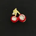 Abalorio de cereza roja brillante con diamantes para collares de relicario de DIY - Cereza Roja de Triple Diamante (Pack de 10) / Paquete de 10