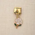 Goldenes italienisches Charms-Glied mit elegantem weißen Emaille-Rosen-Anhänger - Weiße-Rosen-Stil (17)