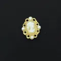 Elegante accesorio de camafeo vintage ovalado con marco dorado y cuatro perlas - Estilo Camfeo Vintage Perla Artificial (29) / Paquete de 10