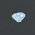 Dije pequeño de concha azul claro con pedrería para collar de medallón flotante DIY - Accesorio en Forma de Vieira (40) / Paquete de 10 / Azul cielo