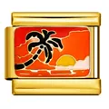 Detalle de charm italiano dorado con un vibrante atardecer rojo y una palmera - Silueta de Cocotero al Atardecer (ICJ571-2)