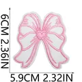 Roze en witte hartstrik geborduurde strijkapplicatie, maat 6cm x 5,9cm voor hobby - Roze en Wit Verweven Hartstrik (C6AX-125-02)