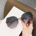 Oversized rimless geometric sunglasses featuring chic grey gradient lenses for women - Single Sunglasses / Transparent Dark Green