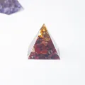 Pirámide de resina 3cm con trozos de jaspe rojo natural y pan de oro decorativo - 3cm / Jaspe Rojo