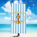 Mikrofaser-Strandtuch mit Vintage-Seemanns-Ankerdruck und blauen Streifen für den Urlaub - Vertikaler Anker