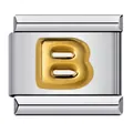 Dettaglio macro di una maglia per bracciale italiano in acciaio con lettera B placcata oro - Stile B