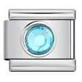 Vue détaillée d'un cristal bleu rond sur un maillon de charme italien en acier - Style Aigue-Marine (ICY682)