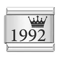 Detalle macro de eslabón para pulsera italiana con diseño de corona y año 1992 - Estilo Corona de Año 1992 (ICK114)