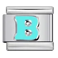 Vista dettagliata della maglia charm italiana con lettera B in smalto azzurro in acciaio - Lettera B (Y551)