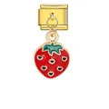 Gros plan d'une breloque fraise en émail rouge sur un lien modulaire italien doré. - Style Fraise Coeur Modulaire Italien (ICG379-1)