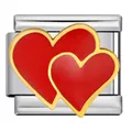 Detalle macro de dije modular de corazón con esmalte rojo y borde dorado para pulsera - Corazones Rojos Superpuestos (ICJ1493)