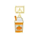 Detailopname van gouden Italiaanse bedel-module met oranje pompoen latte-hanger - Sinaasappelsap / Goud