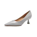 Eleganti décolleté a punta con tacco a spillo in morbida pelle grigio chiaro per donna - 34 / Grigio