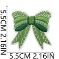 Patch fiocco ricamato verde con dimensioni 5,5cm per decorazioni e fai-da-te - 5.5x5.5cm