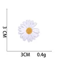 Close-up detail of a small white daisy embroidery patch for clothing and hat decoration - White Daisy (11#) / 3x3cm