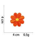 Detailansicht der Maße für einen 4 cm großen orangefarbenen Gänseblümchen-Stickaufnäher - Oranges Gänseblümchen (14#) / 4x4cm