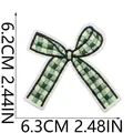 Dimensioni della toppa ricamata a fiocco a scacchi verdi per decorare i vestiti - 6.2x6.3cm