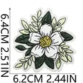 Mappa dettagliata dimensioni toppa ricamata fiore bianco e foglie verdi per abiti. - 6.4x6.2cm