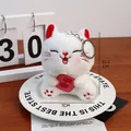 Süßer weißer Winkekatze Plüsch Schlüsselanhänger mit roten Ohren und 10,5 cm Gesamthöhe - Nur Anhänger / Weiß (Frieden)