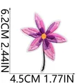 Dettaglio che mostra le misure della toppa ricamata fiore rosa e viola 6,2x4,5 cm - Fiore Rosa e Viola (X19HD-068-15)