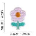 Vista dettagliata con misure esatte per questa toppa ricamata a fiore viola. - Fiore Viola (X19HD-068-24)
