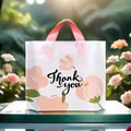Elegante Plastik-Geschenktüte mit Blumenmuster und Dankeschön-Aufdruck und Griffen - Wassermelonenroter Griff / 14 Seide Klein 30*25+Boden 6CM (10er Pack)