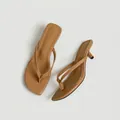 Sandalias de dedo minimalistas color camello con tacón bajo y puntera puntiaguda de verano - 33 / Camel