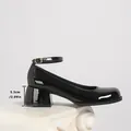 Escarpins élégants en cuir verni noir brillant avec talon bloc et bride de cheville réglable - 35 / Noir
