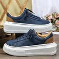 Elegantes zapatillas de plataforma azul marino con suela blanca gruesa y moderna. - 38 / Azul Oscuro Marrón