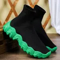 Trendy hoge gebreide sok-sneakers in zwart met neon groene golvende zolen - 35 / Zwart Groene Basis
