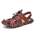 Ademende bruine leren herensandalen met gesloten neus voor zomerse strand- en vrijetijdskleding - 38 / Bruin