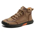 Modische Herren Leder-Stiefeletten mit handgenähten Details und rutschfester Gummisohle. - 39 / Khaki
