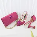 Elegantes magentafarbenes Abendset aus Schuhen und Tasche mit Blumenkristallbesatz - 38 / Fuchsia