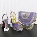 Violette High-Heel-Sandaletten mit Strass und passender Abendtasche - 38 / Schuh- und Taschen-Set / Hellviolett