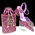 Elegante conjunto de zapatos de novia de tacón y bolso a juego con brillantes morados - 42 / Fucsia