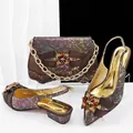 Élégantes chaussures à talons bas pointus et ensemble de sac à main en strass colorés - 41 / Café