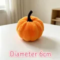 Piccola decorazione a forma di zucca in velluto arancione per Halloween, diametro 6 cm - 6.50cm / arancione brillante