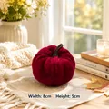 Piccola zucca decorativa in velluto bordeaux per la raccolta autunnale e Halloween - 8.5cm / rosso Natale