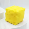 Gele kaasvormige knijpspeelgoed kubus voor stressverlichting en leuke ontspanning - Vierkante Kaas / 5cm (1 Stuk) / Geel