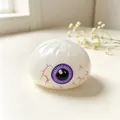 Primer plano de un juguete antiestrés realista de ojo de Halloween para descompresión - Globo Ocular de Terror