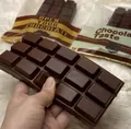 Juguete squishy con forma de tableta de chocolate y textura suave y mate. - Barra de Chocolate / Negro
